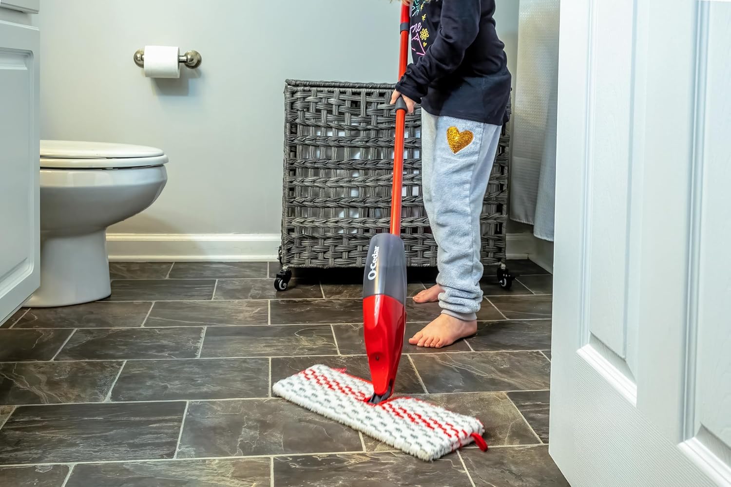 O-Cedar ProMist MAX Microfiber Spray Mop with 4 Refills O581