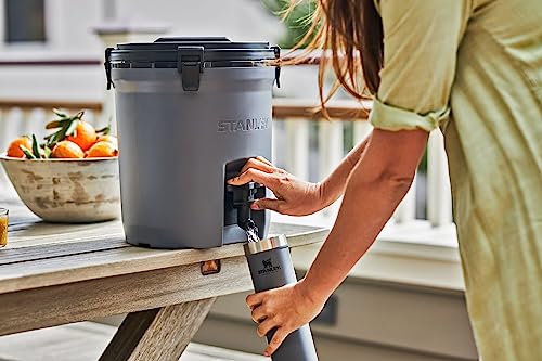 STANLEY Classic Trigger-Action Travel Mug 16 OZ M93266