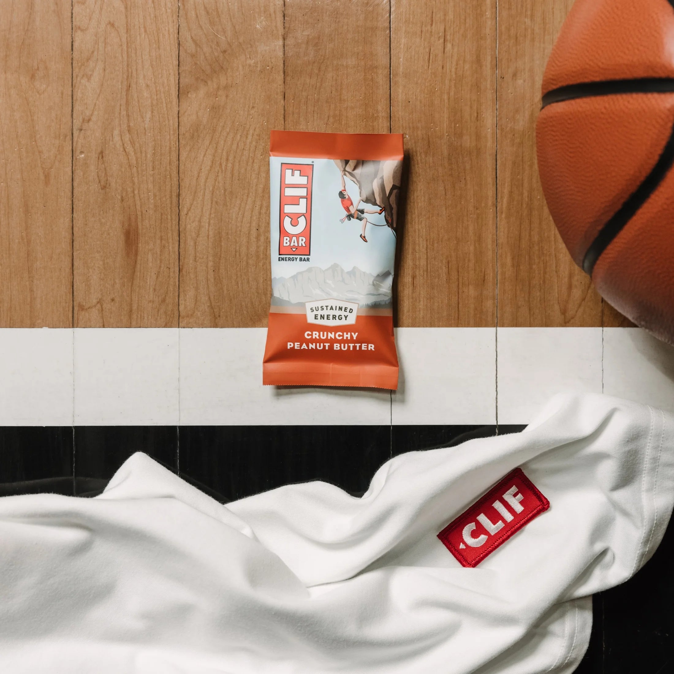 CLIF BAR Crunchy Peanut Butter & White Chocolate Macadamia Nut Variety Pack Energy Bars, 18 Count U845666