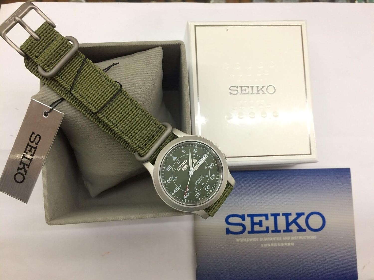SEIKO 5 Men's Automatic Stainless Steel Watch with Green Canvas O3901